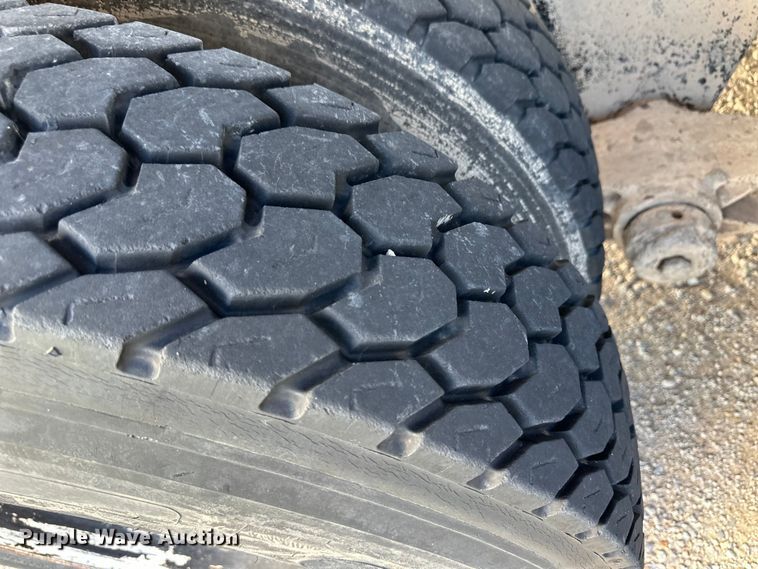 image for item OM9601 1996 Mack DM690S ready mix truck