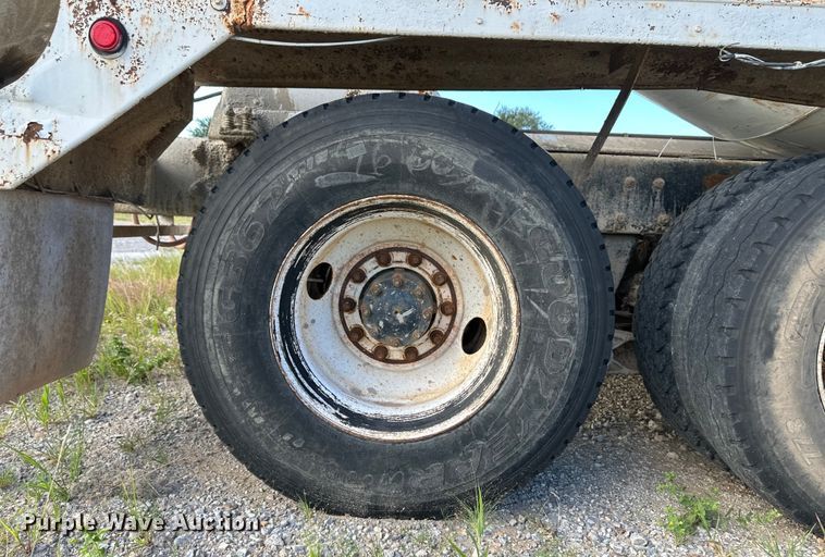 image for item OM9601 1996 Mack DM690S ready mix truck