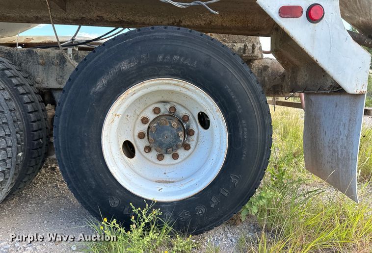 image for item OM9601 1996 Mack DM690S ready mix truck