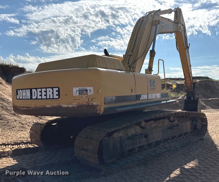 image for item OM9602 1997 John Deere 892E LC excavator