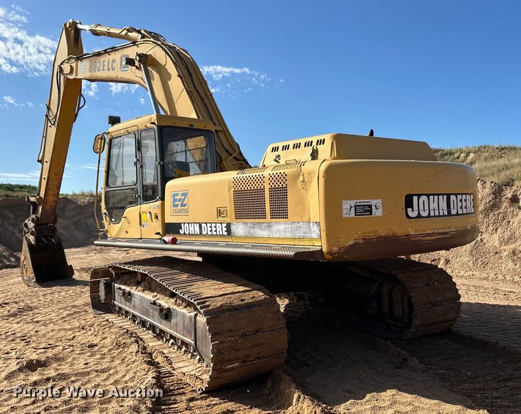 image for item OM9602 1997 John Deere 892E LC excavator