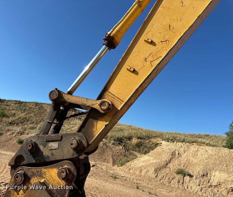 image for item OM9602 1997 John Deere 892E LC excavator