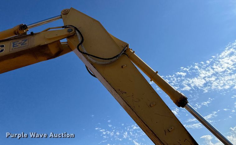 image for item OM9602 1997 John Deere 892E LC excavator