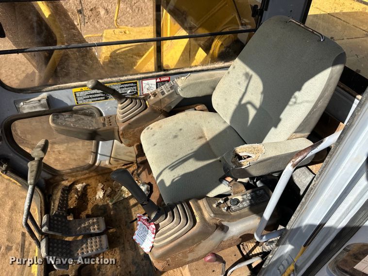 image for item OM9602 1997 John Deere 892E LC excavator