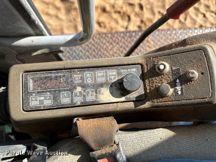 image for item OM9602 1997 John Deere 892E LC excavator