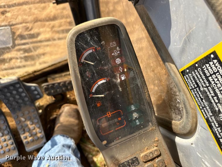 image for item OM9602 1997 John Deere 892E LC excavator