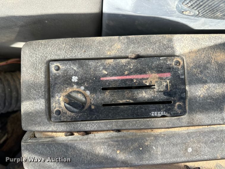 image for item OM9602 1997 John Deere 892E LC excavator