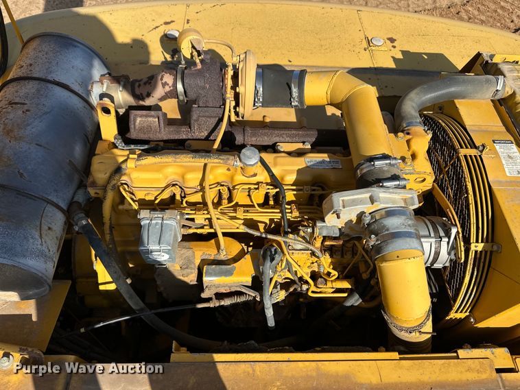 image for item OM9602 1997 John Deere 892E LC excavator