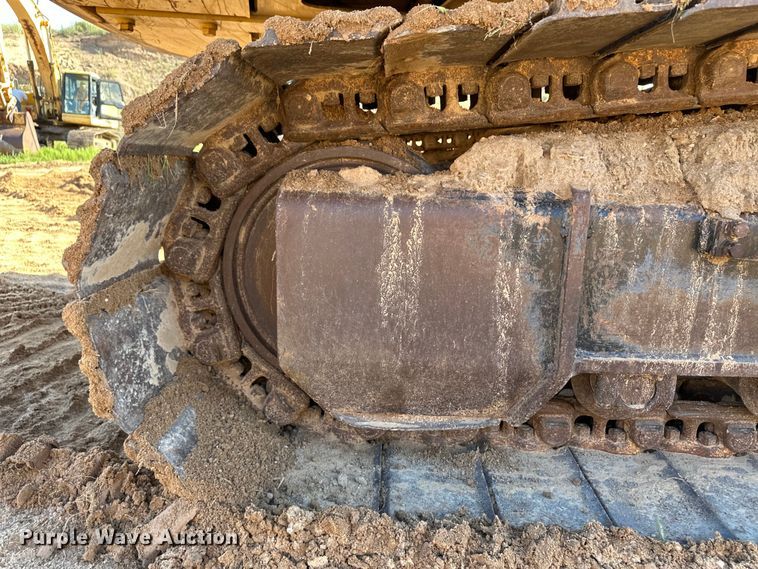 image for item OM9602 1997 John Deere 892E LC excavator