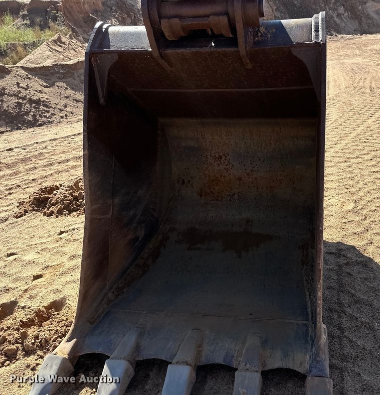 image for item OM9603 1996 Komatsu PC300LC-6 excavator