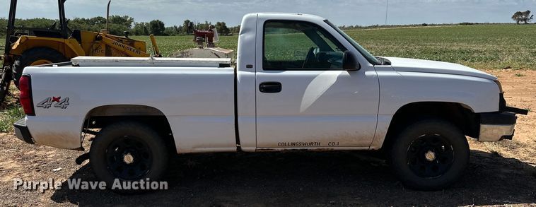 image for item DG4482 2005 Chevrolet Silverado 1500 pickup truck