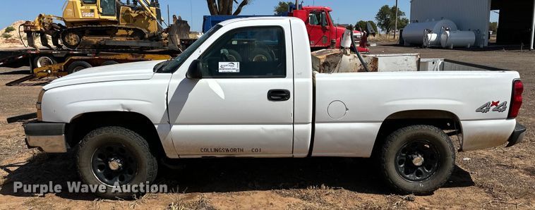 image for item DG4482 2005 Chevrolet Silverado 1500 pickup truck