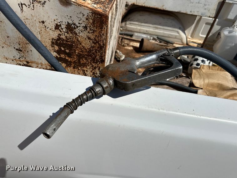 image for item DG4482 2005 Chevrolet Silverado 1500 pickup truck