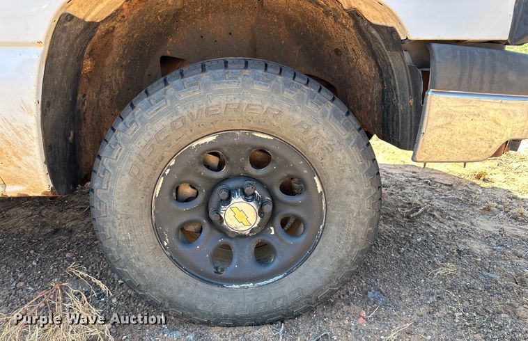 image for item DG4482 2005 Chevrolet Silverado 1500 pickup truck