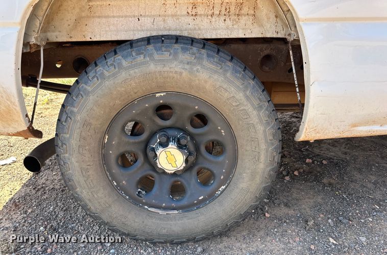 image for item DG4482 2005 Chevrolet Silverado 1500 pickup truck