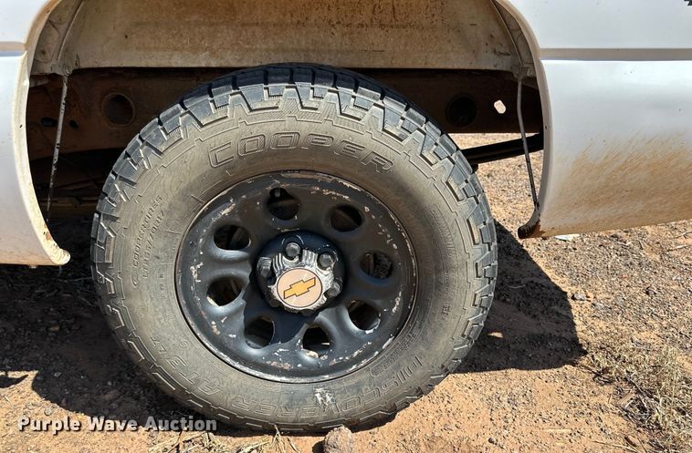 image for item DG4482 2005 Chevrolet Silverado 1500 pickup truck