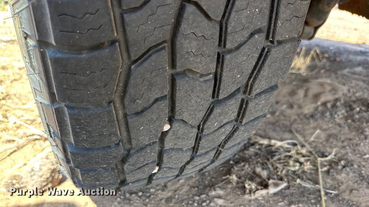 image for item DG4482 2005 Chevrolet Silverado 1500 pickup truck