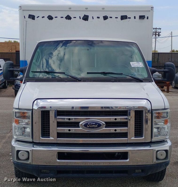 image for item DG5252 2012 Ford E450 ambulance