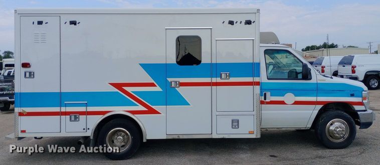 image for item DG5252 2012 Ford E450 ambulance