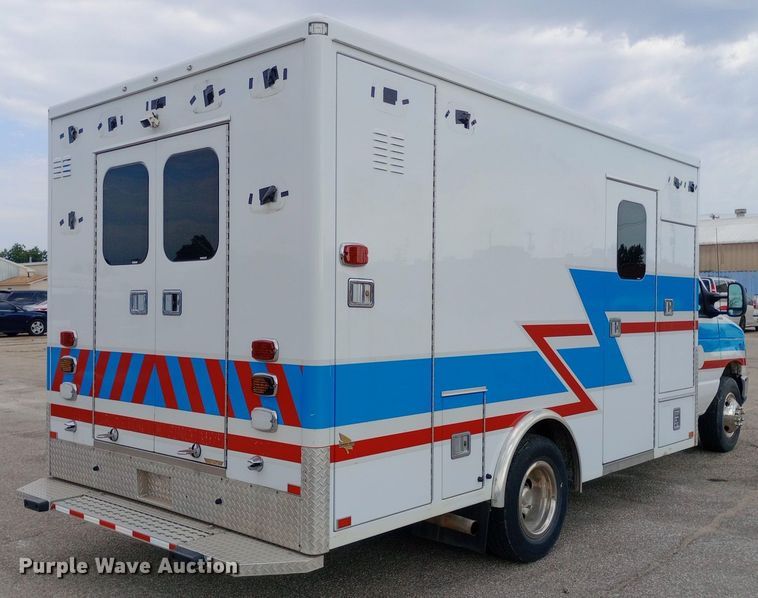 image for item DG5252 2012 Ford E450 ambulance