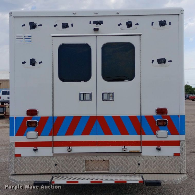 image for item DG5252 2012 Ford E450 ambulance