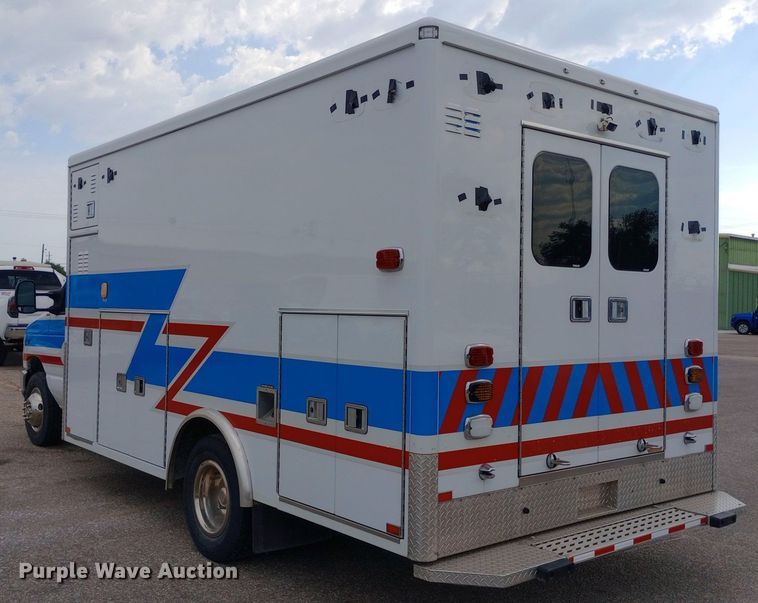 image for item DG5252 2012 Ford E450 ambulance