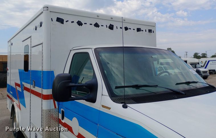image for item DG5252 2012 Ford E450 ambulance