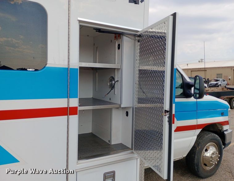 image for item DG5252 2012 Ford E450 ambulance