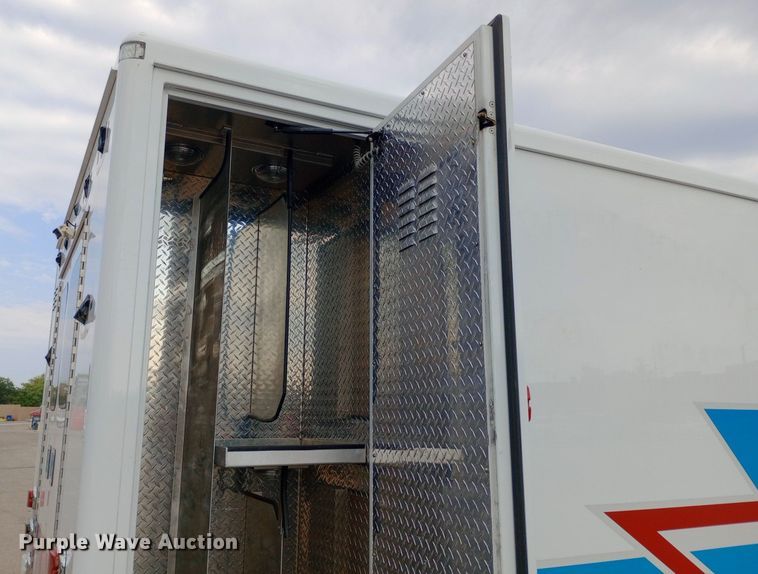 image for item DG5252 2012 Ford E450 ambulance