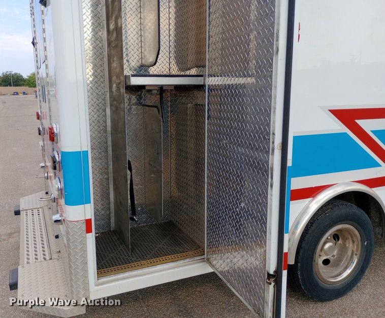 image for item DG5252 2012 Ford E450 ambulance