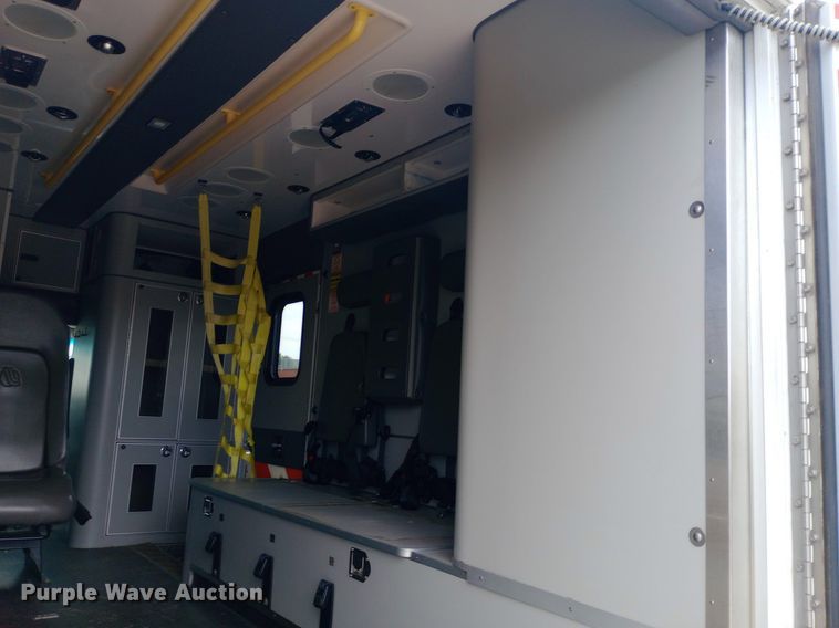 image for item DG5252 2012 Ford E450 ambulance