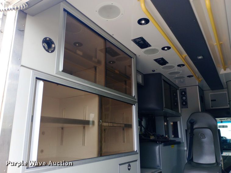 image for item DG5252 2012 Ford E450 ambulance