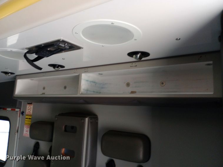 image for item DG5252 2012 Ford E450 ambulance