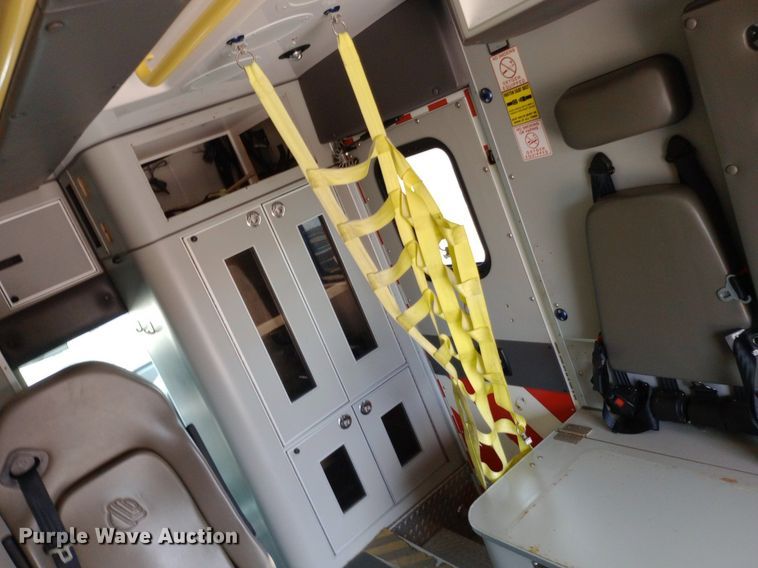 image for item DG5252 2012 Ford E450 ambulance