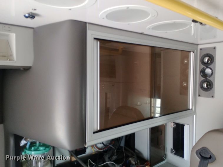 image for item DG5252 2012 Ford E450 ambulance