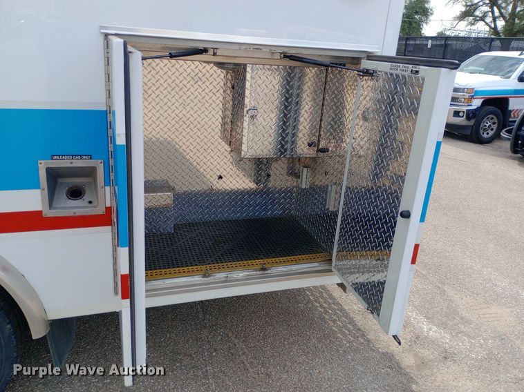 image for item DG5252 2012 Ford E450 ambulance