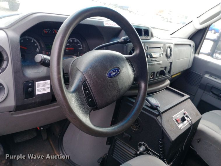 image for item DG5252 2012 Ford E450 ambulance