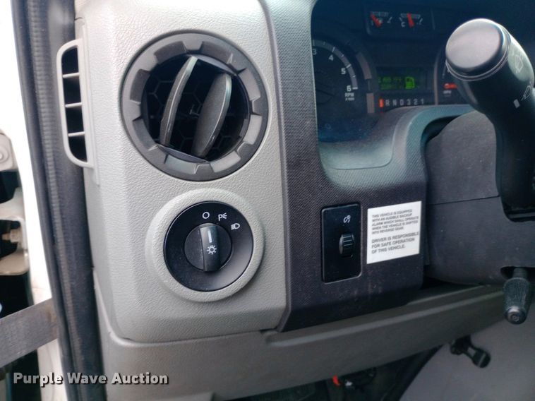 image for item DG5252 2012 Ford E450 ambulance