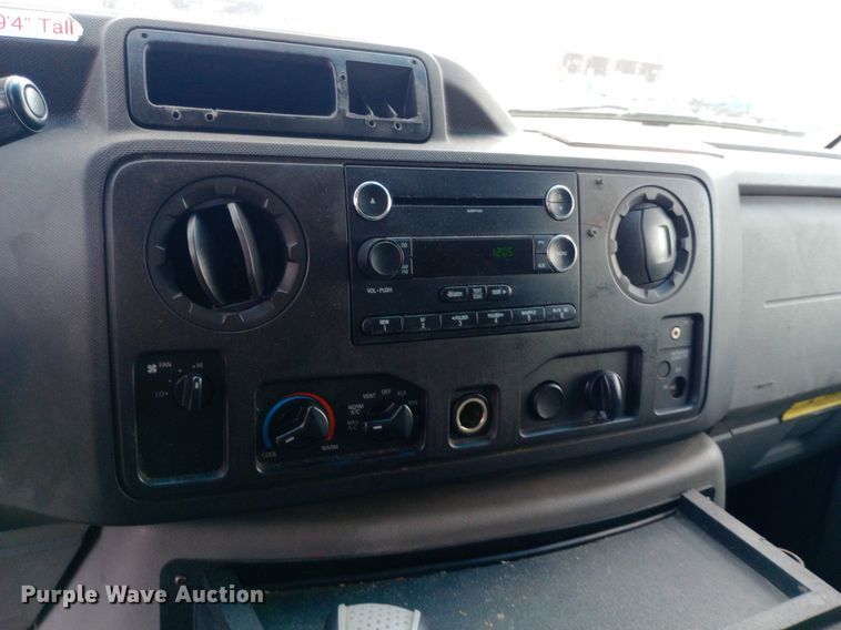 image for item DG5252 2012 Ford E450 ambulance