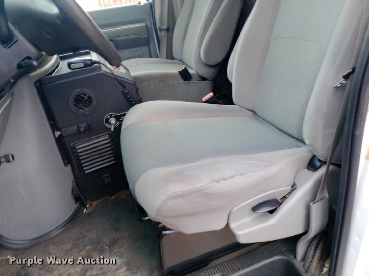 image for item DG5252 2012 Ford E450 ambulance