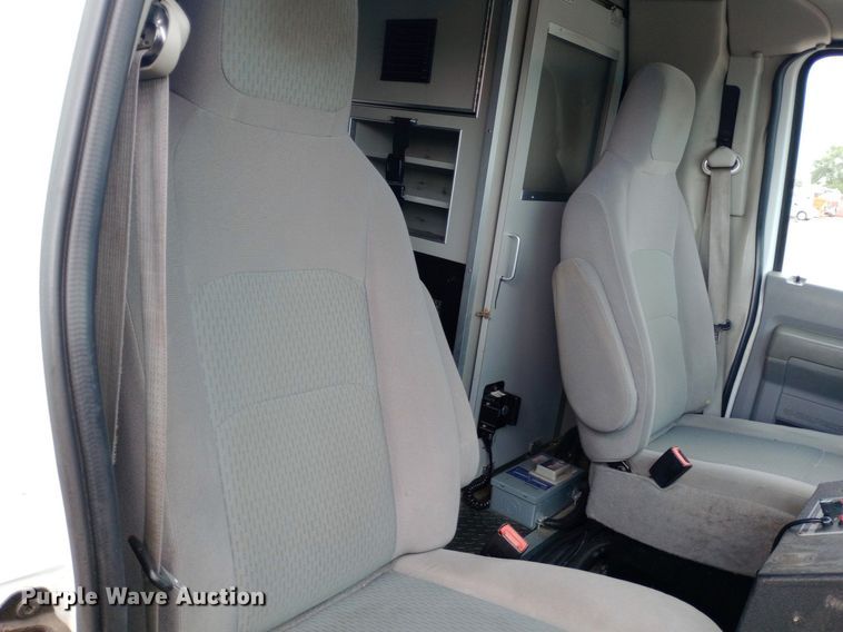 image for item DG5252 2012 Ford E450 ambulance