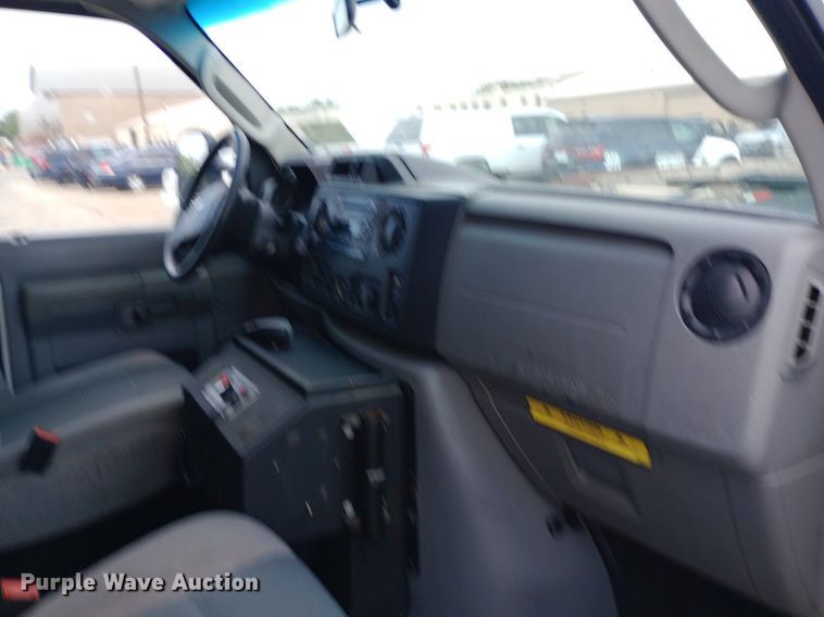 image for item DG5252 2012 Ford E450 ambulance