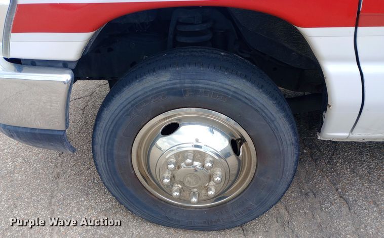 image for item DG5252 2012 Ford E450 ambulance