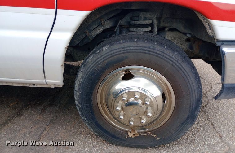 image for item DG5252 2012 Ford E450 ambulance