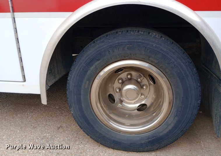 image for item DG5252 2012 Ford E450 ambulance