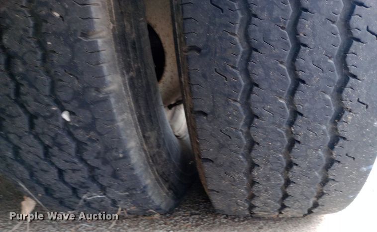 image for item DG5252 2012 Ford E450 ambulance