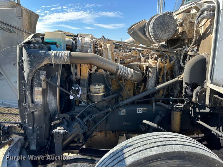 image for item DK6663 2009 Peterbilt  386 semi truck