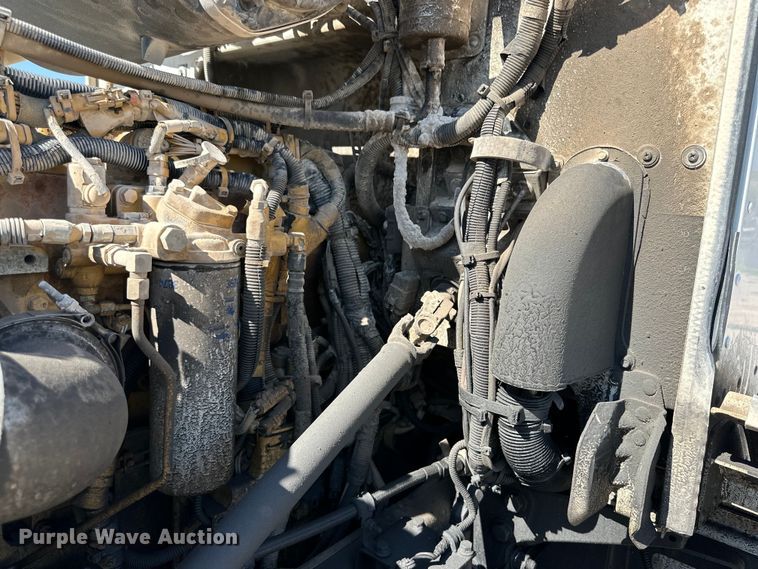 image for item DK6663 2009 Peterbilt  386 semi truck