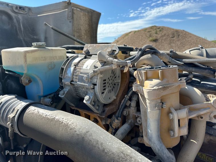 image for item DK6663 2009 Peterbilt  386 semi truck