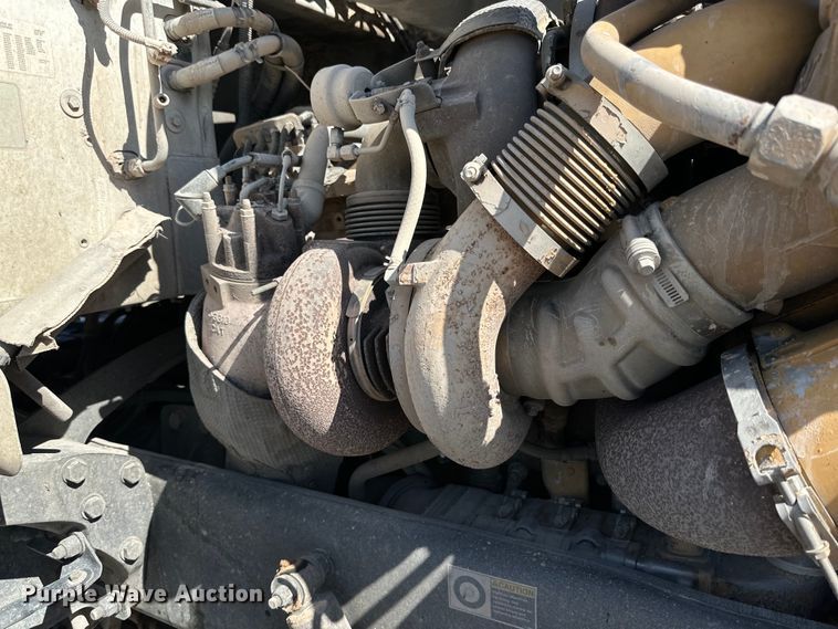 image for item DK6663 2009 Peterbilt  386 semi truck